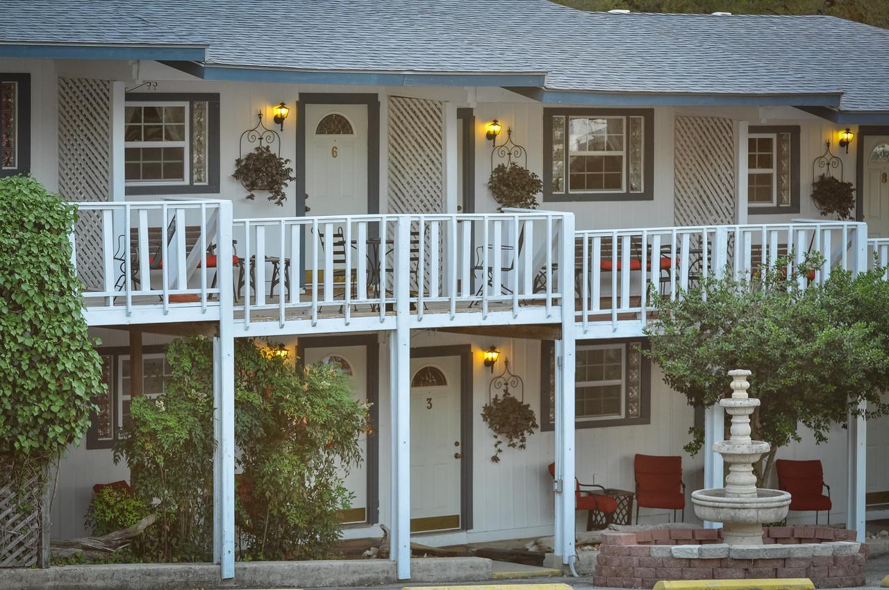 Holiday Lodge On Canyon Lake Luaran gambar